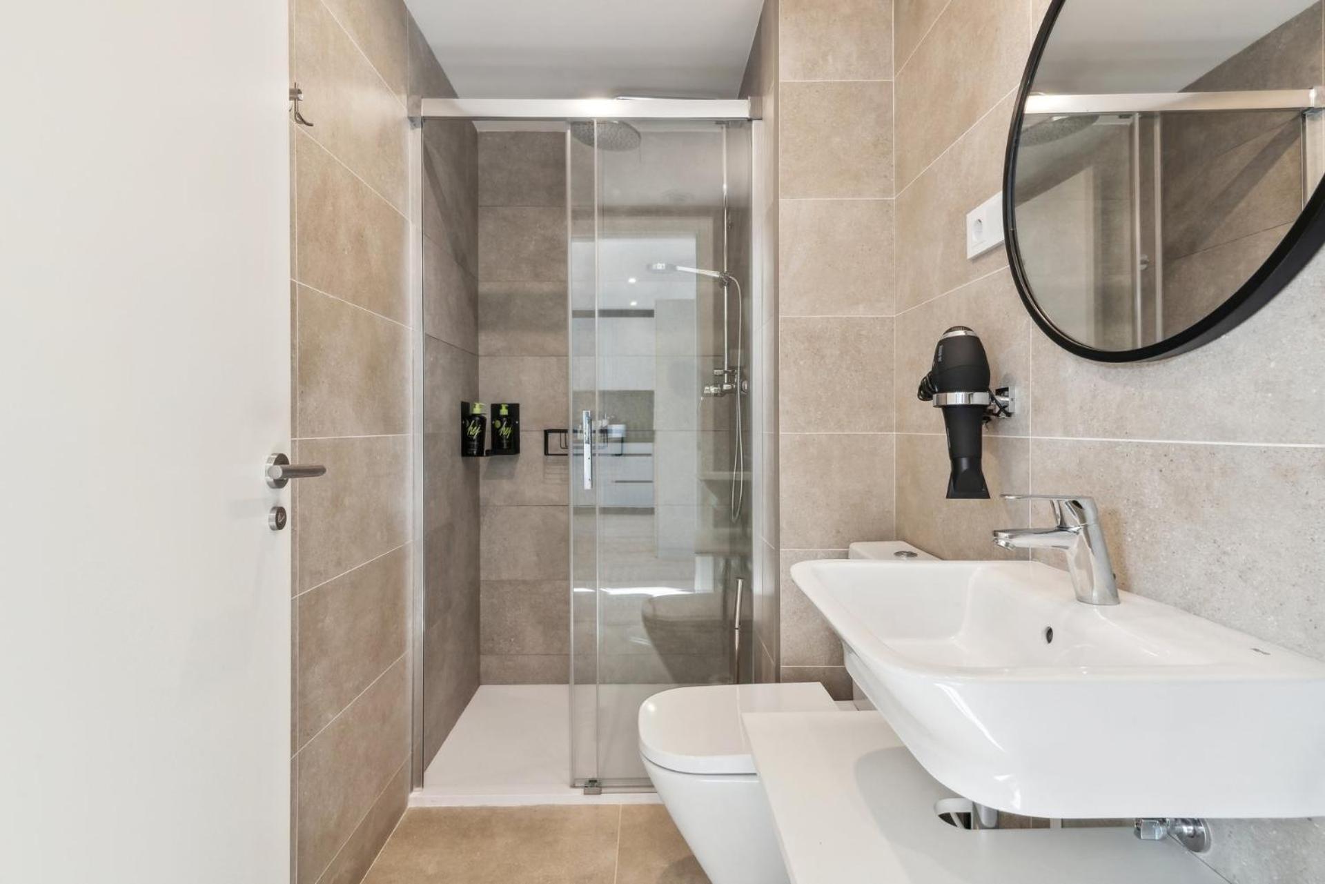 Limehome Valencia Carrer Del Pare Palau I Quer Buitenkant foto