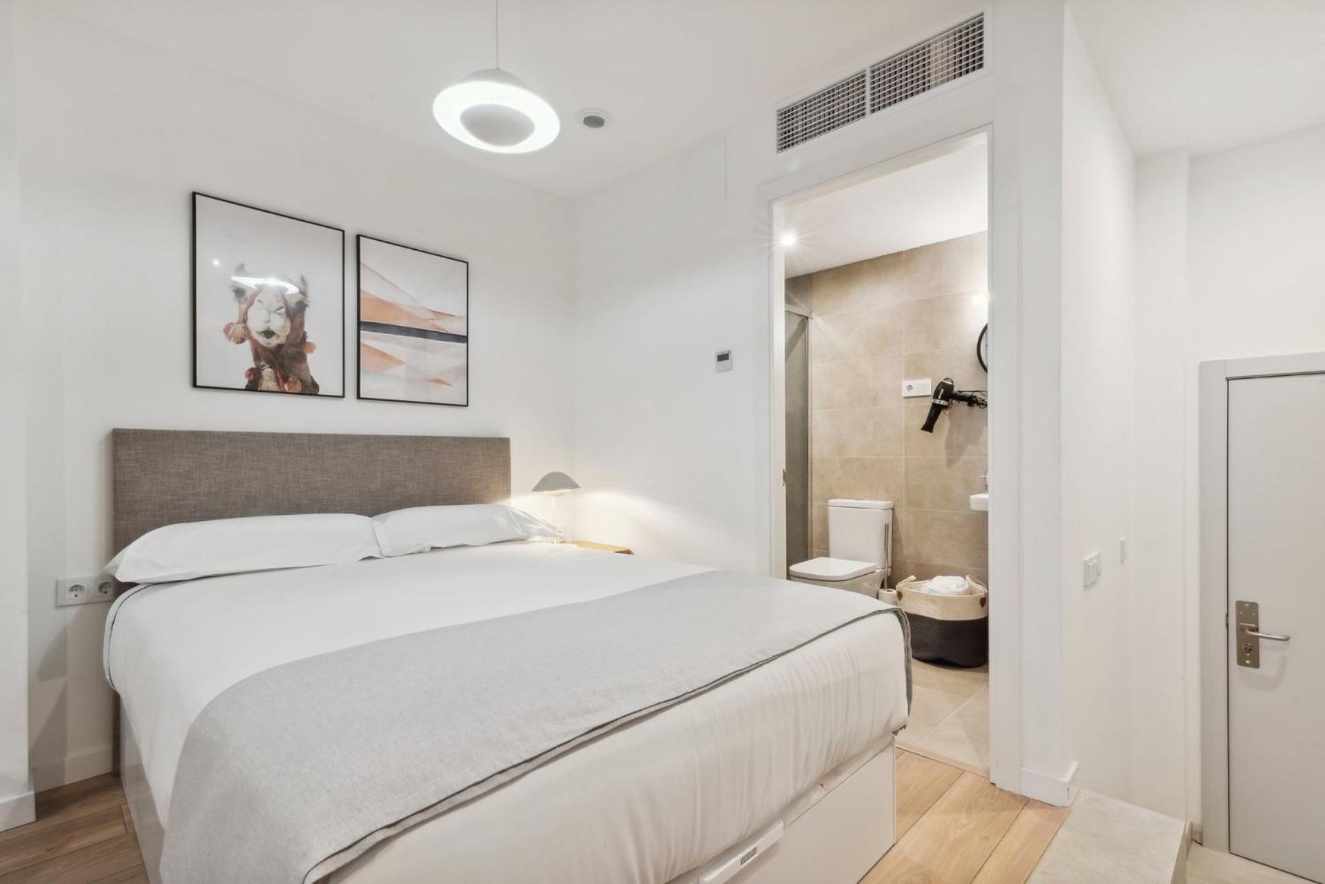 Limehome Valencia Carrer Del Pare Palau I Quer Buitenkant foto