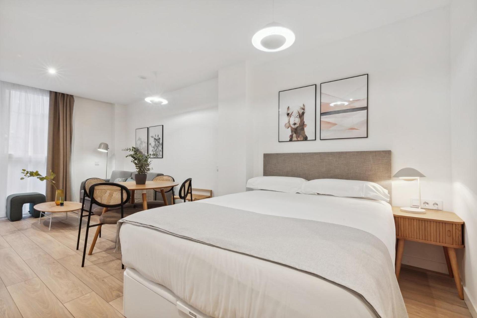 Limehome Valencia Carrer Del Pare Palau I Quer Buitenkant foto