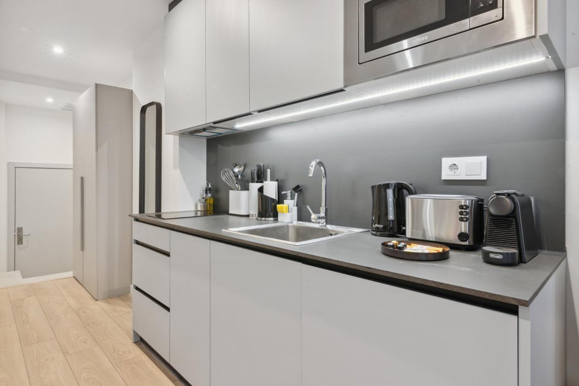 Limehome Valencia Carrer Del Pare Palau I Quer Buitenkant foto